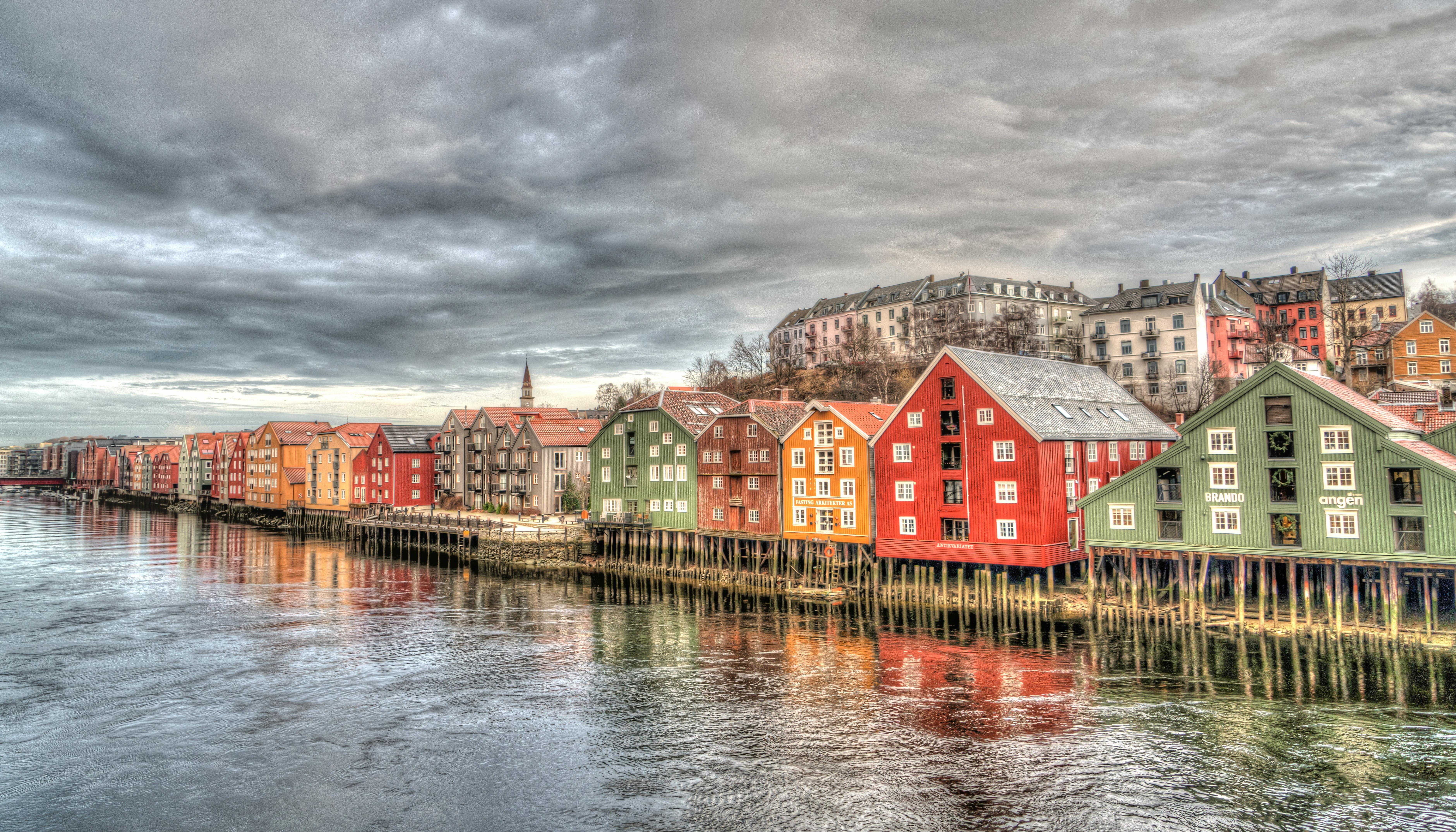 Bild Fotomalerei auf Leinwand - Blick auf die Stadt Trondheim 3