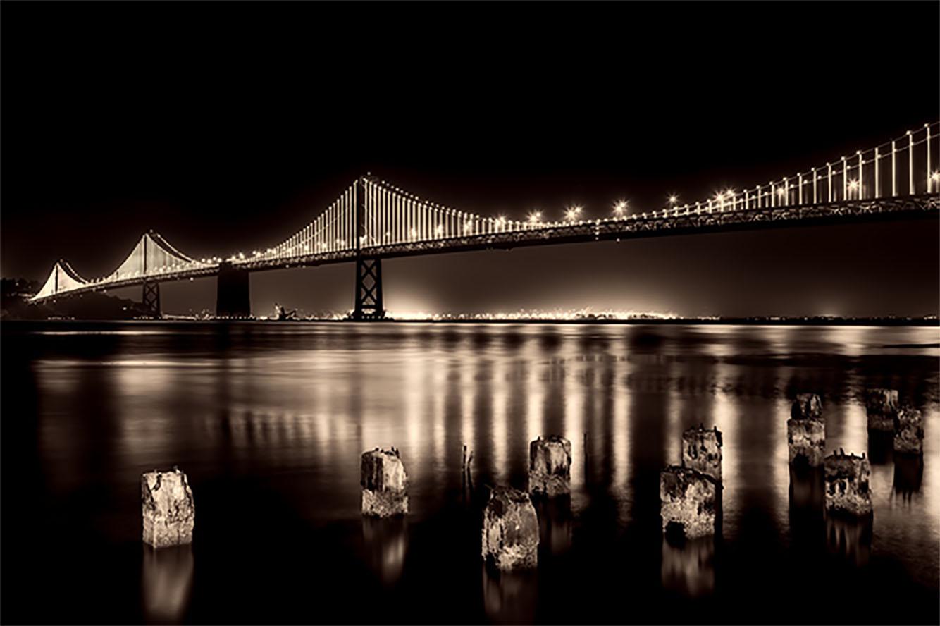 Golden Gate Bridge in black and white